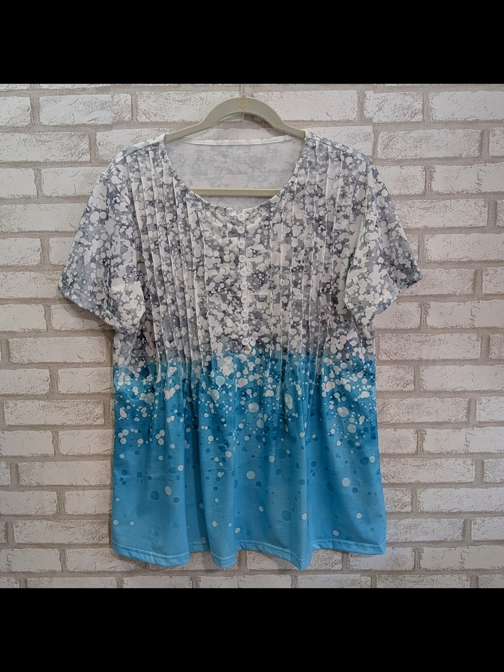 Women's Blue and White Fashion Blouse Size L Front Buttons Comfort Fit